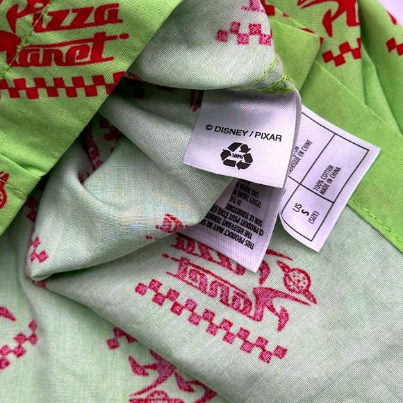 Disney “Pizza Planet” Green button-up Short Sleeve Shirt | Size: S - Picture 8 of 9